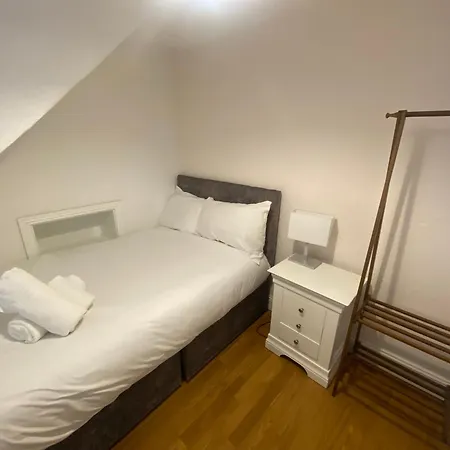 2 Bed Townhouse Eyre Square Centre * Galway