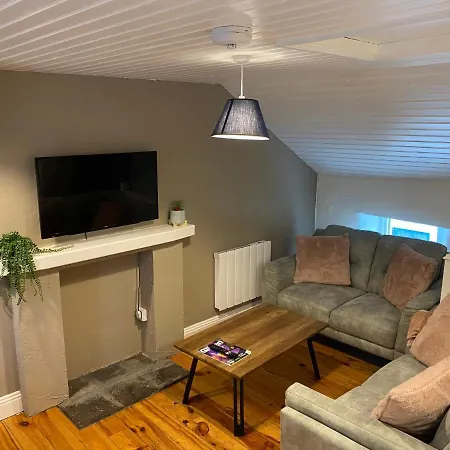 2 Bed Townhouse Eyre Square Centre * Galway