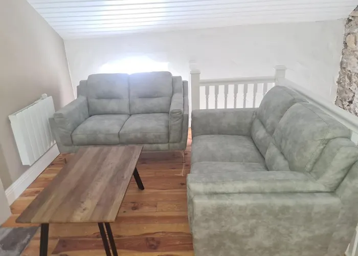 2 Bed Townhouse Eyre Square Centre *