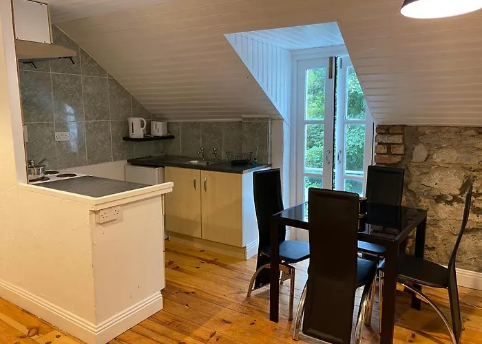 2 Bed Townhouse Eyre Square Centre Apartment *