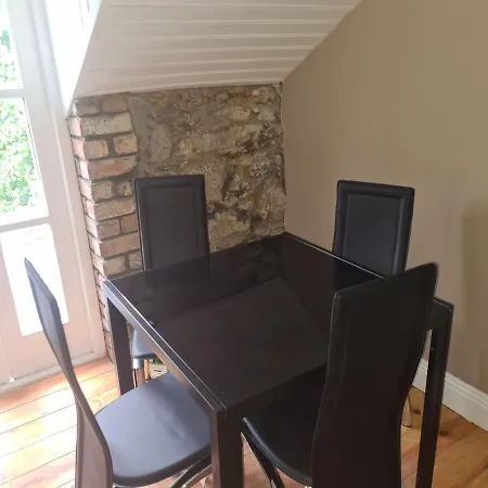 2 Bed Townhouse Eyre Square Centre Apartment *