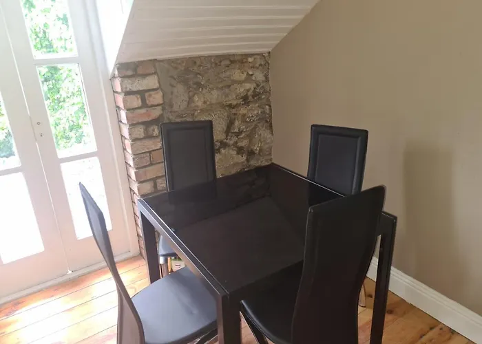 2 Bed Townhouse Eyre Square Centre Apartment *