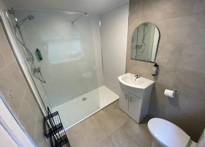 Apartment 2 Bed Townhouse Eyre Square Centre *