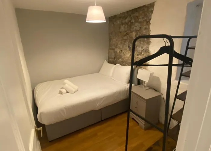 2 Bed Townhouse Eyre Square Centre *